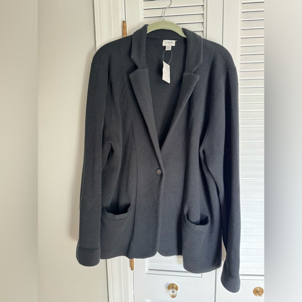 Never worn. Brand new.